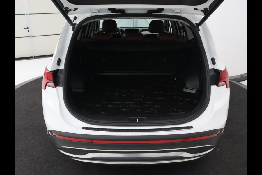 Hyundai Santa Fe 1.6 T-GDI PHEV Premium Sky | Panoramadak | Leder | Stoelventilatie | 360 Camera | Carplay | Head-Up | Memory | Achterbankverwarming | Navigatie | Krell Audio | Plug In