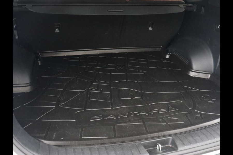 Hyundai Santa Fe 1.6 T-GDI PHEV Premium Sky | Panoramadak | Leder | Stoelventilatie | 360 Camera | Carplay | Head-Up | Memory | Achterbankverwarming | Navigatie | Krell Audio | Plug In