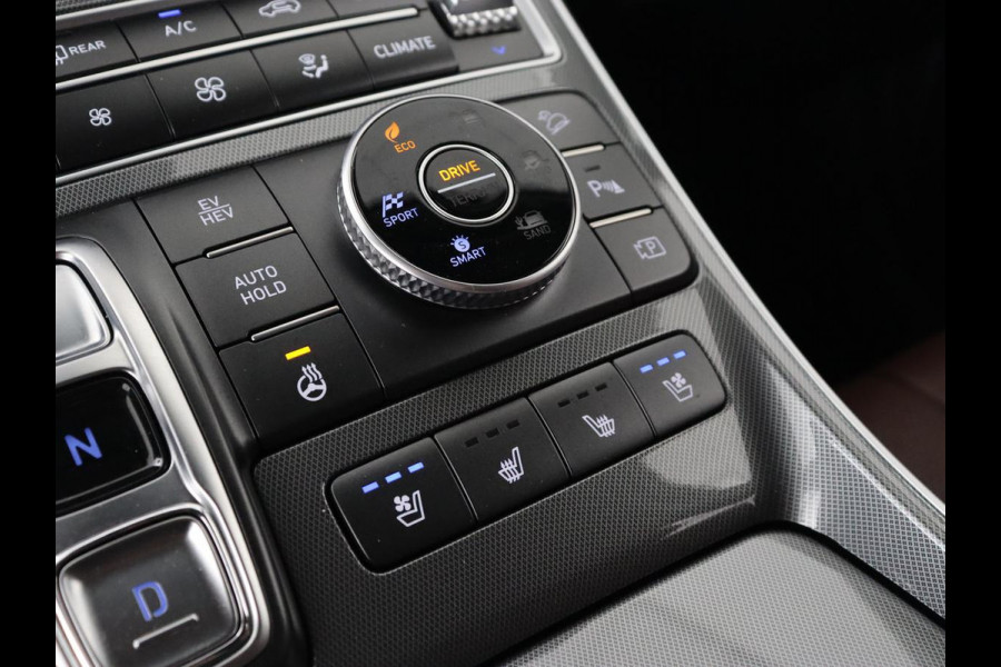 Hyundai Santa Fe 1.6 T-GDI PHEV Premium Sky | Panoramadak | Leder | Stoelventilatie | 360 Camera | Carplay | Head-Up | Memory | Achterbankverwarming | Navigatie | Krell Audio | Plug In