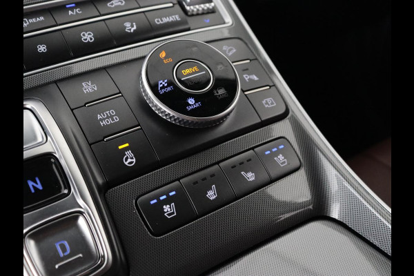 Hyundai Santa Fe 1.6 T-GDI PHEV Premium Sky | Panoramadak | Leder | Stoelventilatie | 360 Camera | Carplay | Head-Up | Memory | Achterbankverwarming | Navigatie | Krell Audio | Plug In