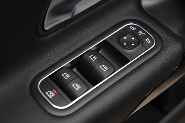 Mercedes-Benz A-Klasse 160 / NAP / PANODAK / CAMERA / CARPLAY / WIDE SCREEN