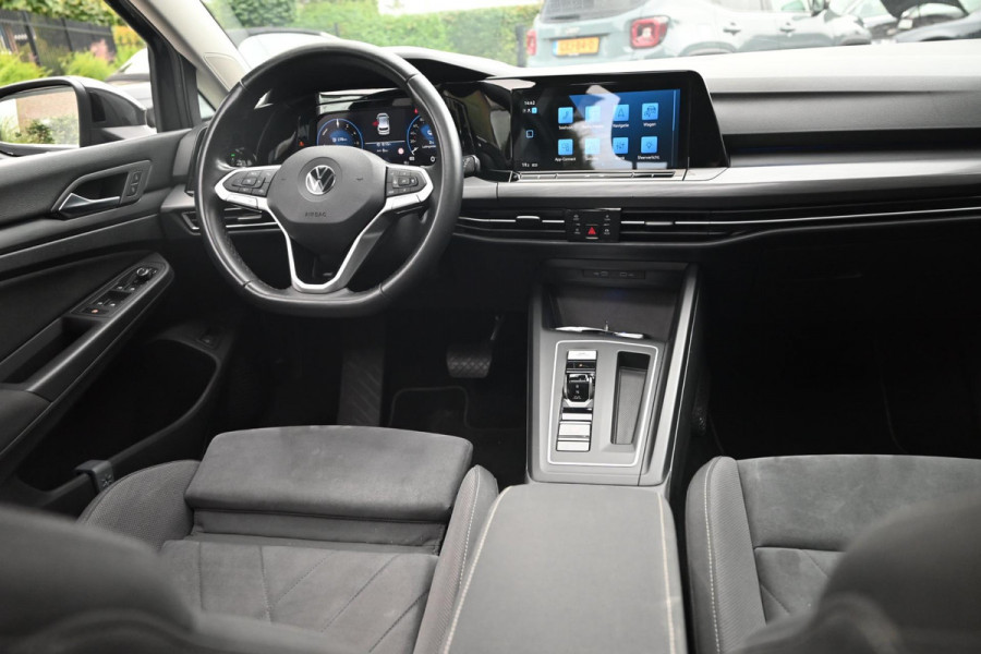 Volkswagen Golf 1.4 eHybrid Style 204 PK 1e Eig R-Line Adaptive Side-Assist Pano Massage 19''