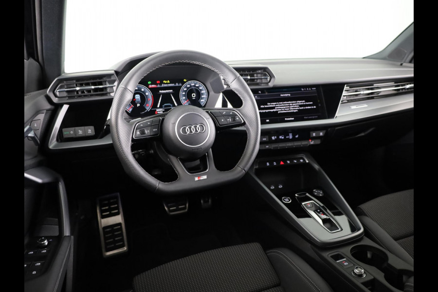 Audi A3 Sportback 30 TFSI S edition 116 pk S-tronic | Verlengde garantie | Navigatie | Parkeersensoren (Park assist) | Achteruitrijcamera | Adaptieve cruise control | S-Line |