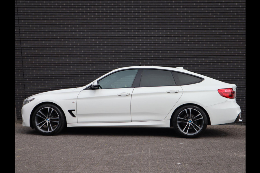 BMW 3-serie Gran Turismo 320i High Executive M Sport / Panodak / Sportleder / Comfort Access / BMW 3-serie Gran Turismo 320i High Executive M Sport / Panodak / Sportleder / Comfort Access /