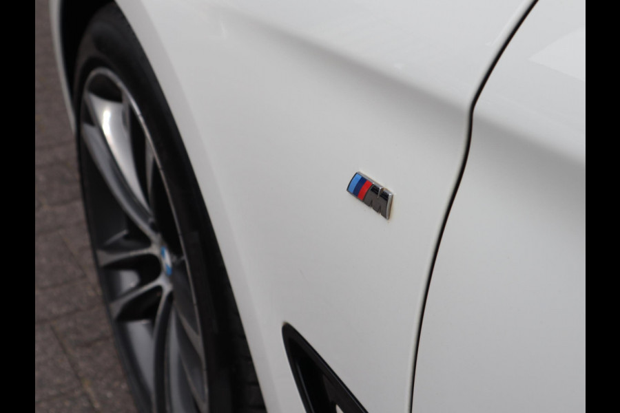 BMW 3-serie Gran Turismo 320i High Executive M Sport / Panodak / Sportleder / Comfort Access / BMW 3-serie Gran Turismo 320i High Executive M Sport / Panodak / Sportleder / Comfort Access /