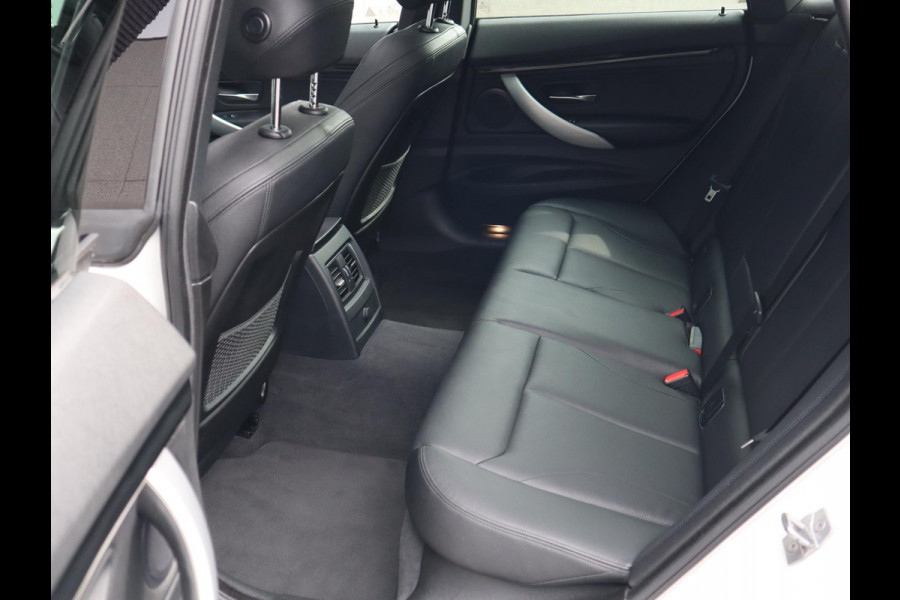 BMW 3-serie Gran Turismo 320i High Executive M Sport / Panodak / Sportleder / Comfort Access / BMW 3-serie Gran Turismo 320i High Executive M Sport / Panodak / Sportleder / Comfort Access /