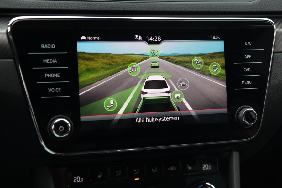 Škoda Superb Combi 1.5 TSI ACT / PANODAK / 2X MEMROY / ACC / CAMERA / KEYLESS
