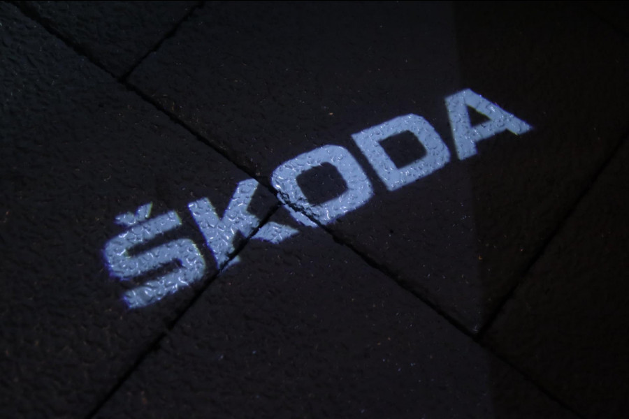 Škoda Superb Combi 1.5 TSI ACT / PANODAK / 2X MEMROY / ACC / CAMERA / KEYLESS