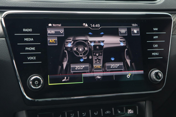 Škoda Superb Combi 1.5 TSI ACT / PANODAK / 2X MEMROY / ACC / CAMERA / KEYLESS
