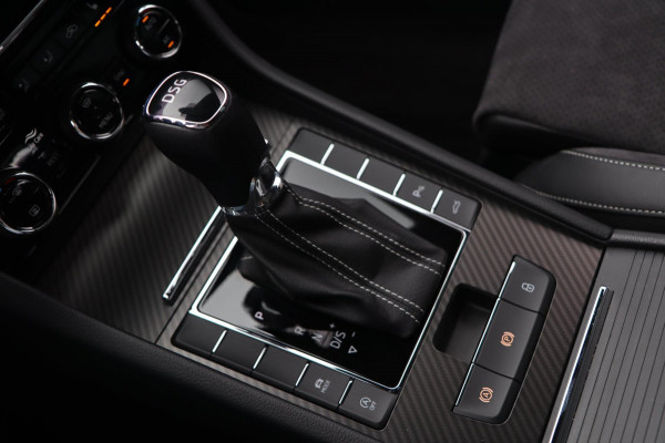 Škoda Superb Combi 1.5 TSI ACT / PANODAK / 2X MEMROY / ACC / CAMERA / KEYLESS