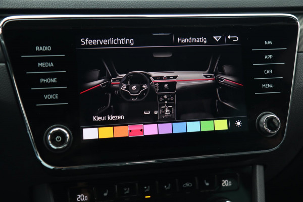 Škoda Superb Combi 1.5 TSI ACT / PANODAK / 2X MEMROY / ACC / CAMERA / KEYLESS