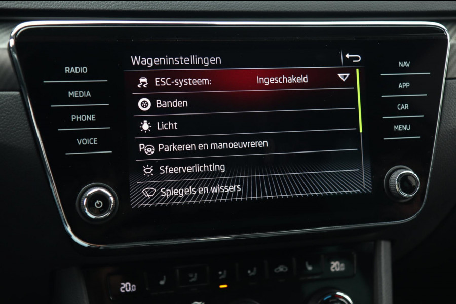 Škoda Superb Combi 1.5 TSI ACT / PANODAK / 2X MEMROY / ACC / CAMERA / KEYLESS