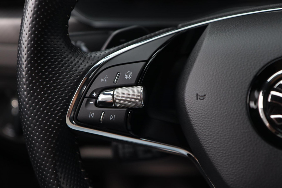 Škoda Superb Combi 1.5 TSI ACT / PANODAK / 2X MEMROY / ACC / CAMERA / KEYLESS