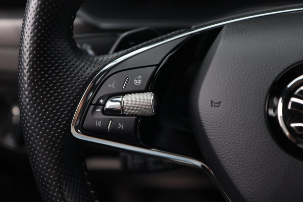 Škoda Superb Combi 1.5 TSI ACT / PANODAK / 2X MEMROY / ACC / CAMERA / KEYLESS