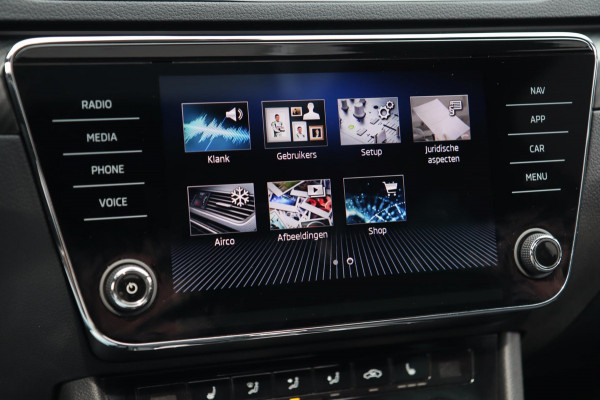Škoda Superb Combi 1.5 TSI ACT / PANODAK / 2X MEMROY / ACC / CAMERA / KEYLESS