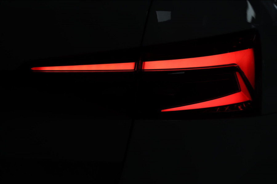 Škoda Superb Combi 1.5 TSI ACT / PANODAK / 2X MEMROY / ACC / CAMERA / KEYLESS