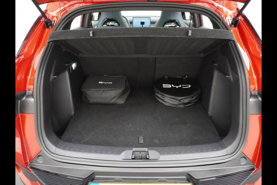 BYD ATTO 3 Design 60 kWh COMFORT VAN: 28.900,- VOOR: 26.330,- UW HERFSTVOORDEEL: 2.570,-  | RIJKLAAR INCL. FABR. GARANTIE T/M 2029 | AANDRIJFLIJN EN ACCU ZELFS T/M 2031