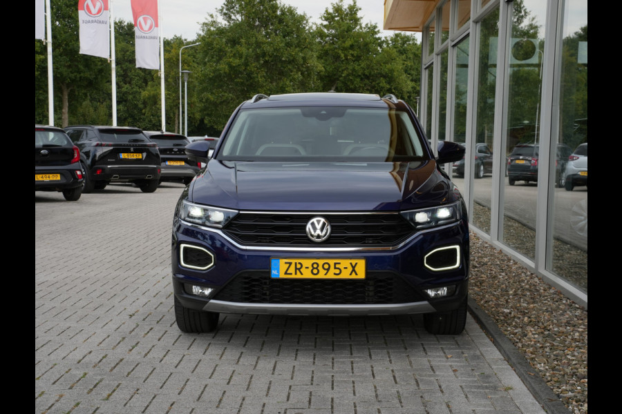 Volkswagen T-Roc 1.5 TSI Sport | Navigatie | LED | Panorama Dak | DAB | Climate Control