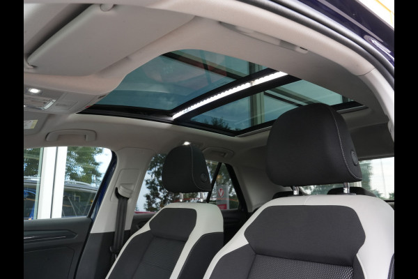 Volkswagen T-Roc 1.5 TSI Sport | Navigatie | LED | Panorama Dak | DAB | Climate Control