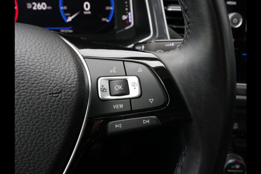 Volkswagen T-Roc 1.5 TSI Sport | Navigatie | LED | Panorama Dak | DAB | Climate Control