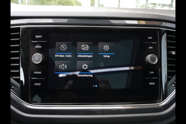 Volkswagen T-Roc 1.5 TSI Sport | Navigatie | LED | Panorama Dak | DAB | Climate Control
