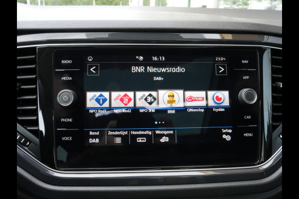 Volkswagen T-Roc 1.5 TSI Sport | Navigatie | LED | Panorama Dak | DAB | Climate Control