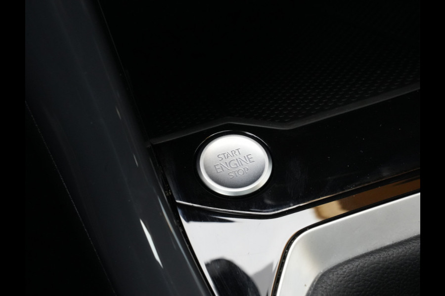 Volkswagen T-Roc 1.5 TSI Sport | Navigatie | LED | Panorama Dak | DAB | Climate Control
