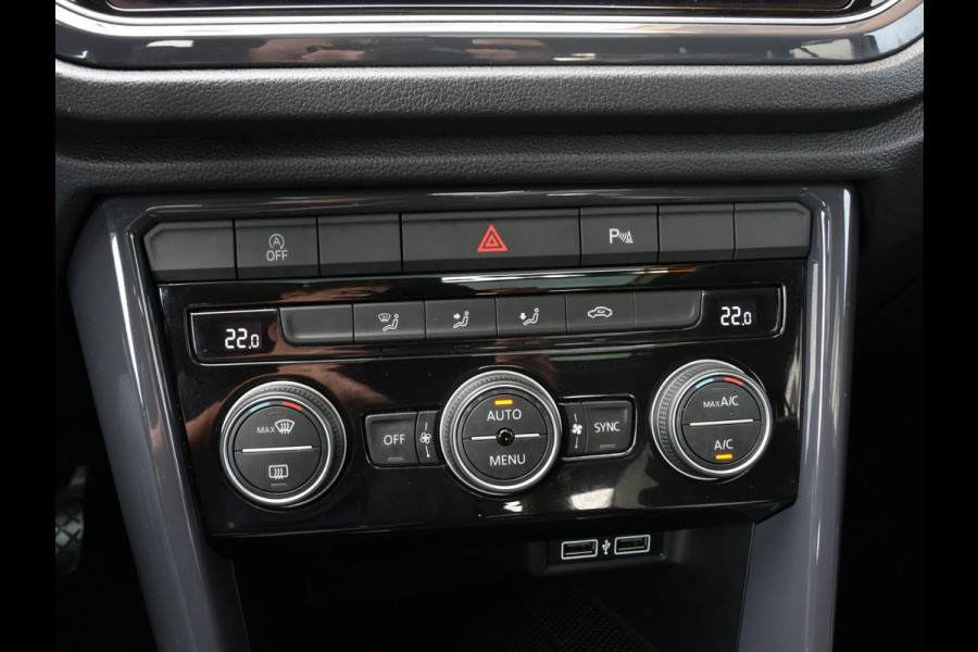 Volkswagen T-Roc 1.5 TSI Sport | Navigatie | LED | Panorama Dak | DAB | Climate Control