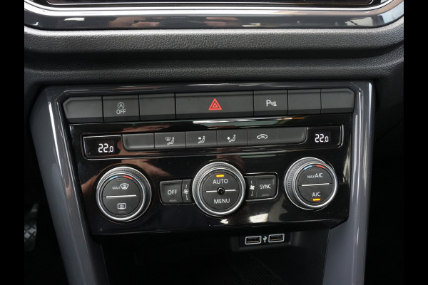 Volkswagen T-Roc 1.5 TSI Sport | Navigatie | LED | Panorama Dak | DAB | Climate Control