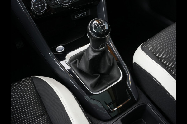 Volkswagen T-Roc 1.5 TSI Sport | Navigatie | LED | Panorama Dak | DAB | Climate Control