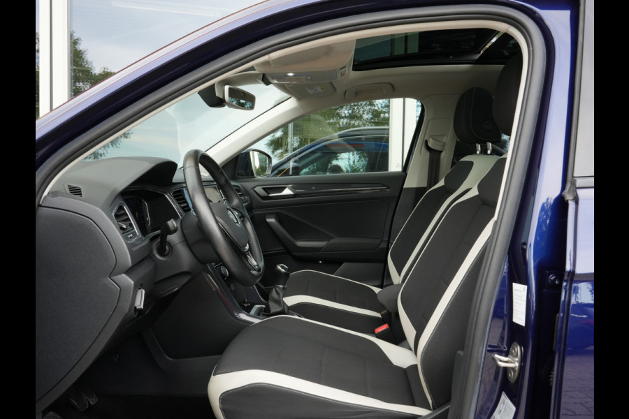 Volkswagen T-Roc 1.5 TSI Sport | Navigatie | LED | Panorama Dak | DAB | Climate Control