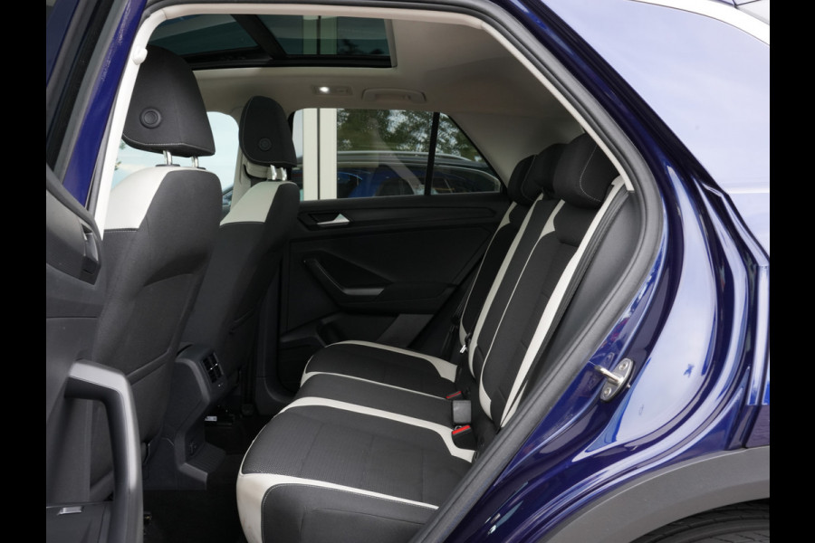 Volkswagen T-Roc 1.5 TSI Sport | Navigatie | LED | Panorama Dak | DAB | Climate Control