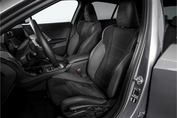 BMW 1-serie 120 M Sport - Automaat | Dig. Cockpit | Adapt. Cruise | Stoelverw. | PDC | Camera | NAV + App. Connect | ECC | DAB | LM 18" | 9811