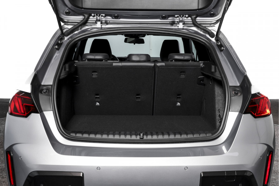BMW 1-serie 120 M Sport - Automaat | Dig. Cockpit | Adapt. Cruise | Stoelverw. | PDC | Camera | NAV + App. Connect | ECC | DAB | LM 18" | 9811