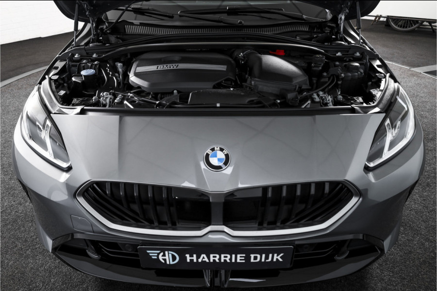 BMW 1-serie 120 M Sport - Automaat | Dig. Cockpit | Adapt. Cruise | Stoelverw. | PDC | Camera | NAV + App. Connect | ECC | DAB | LM 18" | 9811