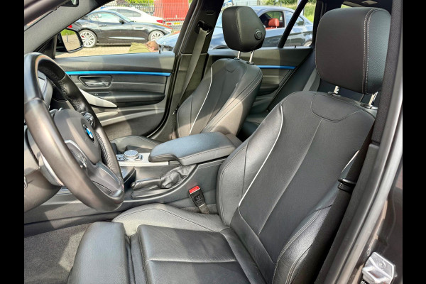 BMW 3 Serie Touring 320i M-Sport, Panorama (NL-auto NAP)