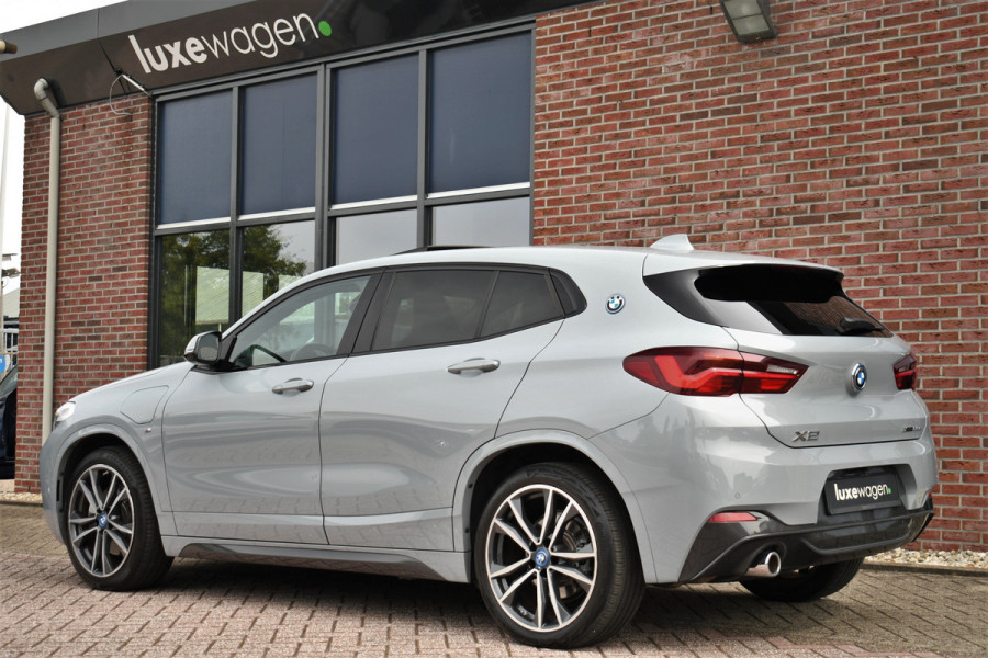 BMW X2 xDrive25e M-Sport Pano M-zetels HUD Camera El-klep 19inch