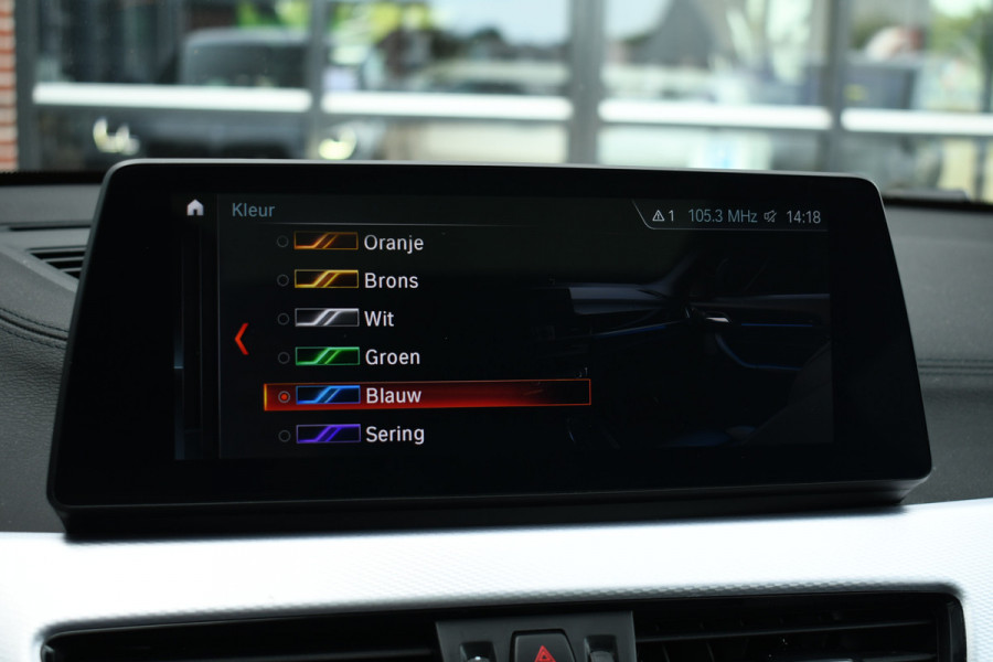 BMW X2 xDrive25e M-Sport Pano M-zetels HUD Camera El-klep 19inch