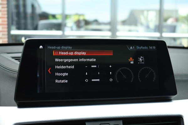 BMW X2 xDrive25e M-Sport Pano M-zetels HUD Camera El-klep 19inch