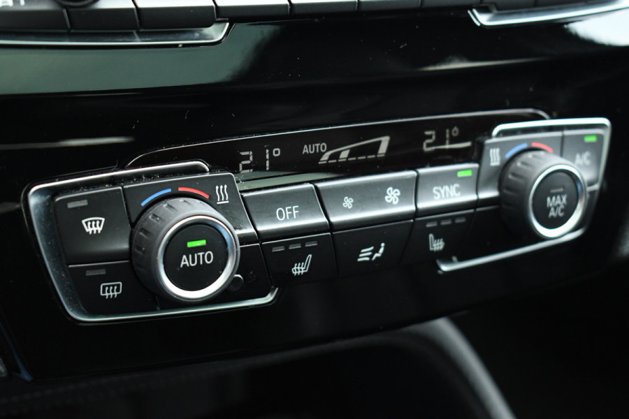 BMW X2 xDrive25e M-Sport Pano M-zetels HUD Camera El-klep 19inch