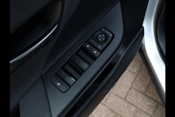 Toyota C-HR 2.0 Hybrid 200 Dynamic | Stoelverwarming | El. Achterklep |