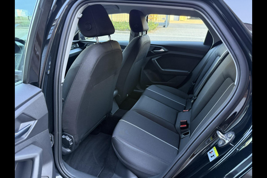 Audi A1 Sportback 25 TFSI S-Tronic Automaat / Apple-Carplay - Android / NED-A1 / PDC / Facturen onderhoud aanwezig / Cruise-C