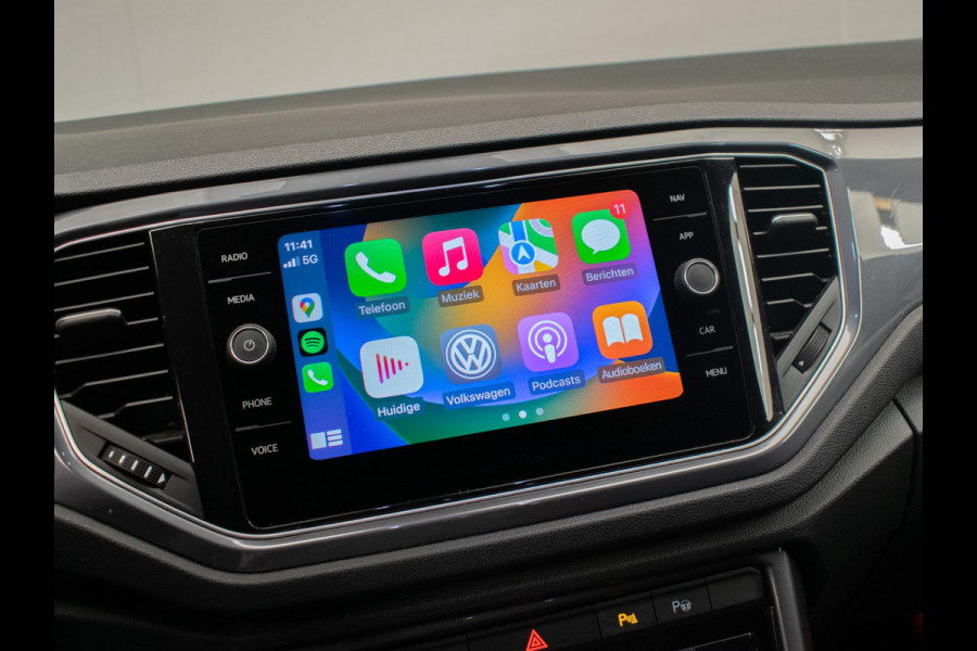 Volkswagen T-Roc 1.0 TSI Style Business Sport (APPLE CARPLAY,NAVI,LED,CRUISE,CLIMATE,SPORTSTOELEN,PDC,GETINT,NETTESTAAT)