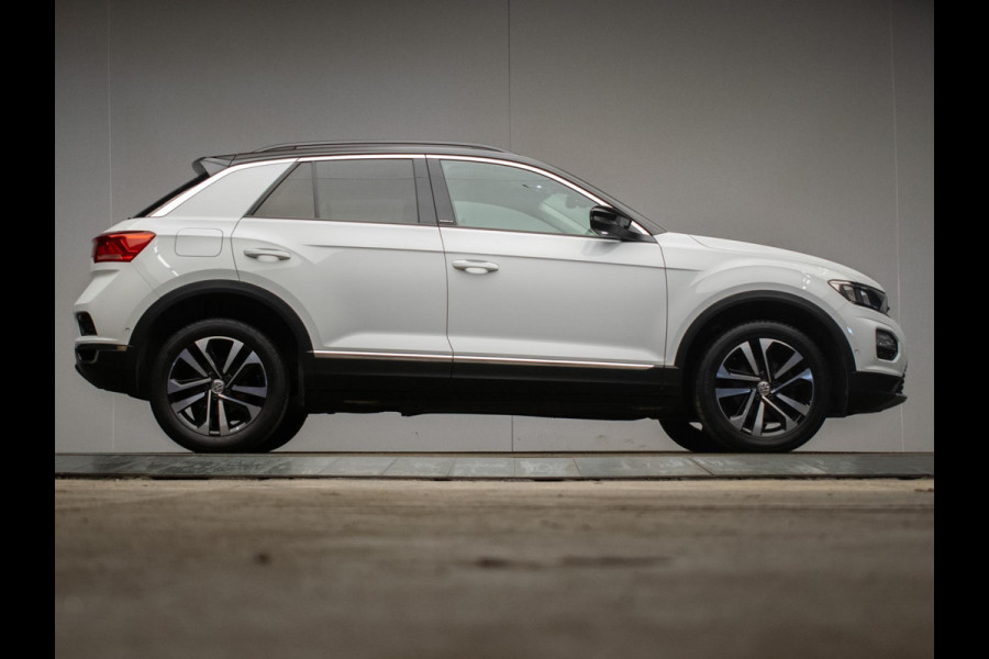 Volkswagen T-Roc 1.0 TSI Style Business Sport (APPLE CARPLAY,NAVI,LED,CRUISE,CLIMATE,SPORTSTOELEN,PDC,GETINT,NETTESTAAT)