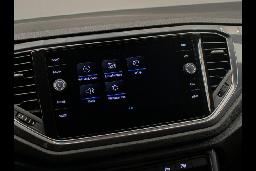 Volkswagen T-Roc 1.0 TSI Style Business Sport (APPLE CARPLAY,NAVI,LED,CRUISE,CLIMATE,SPORTSTOELEN,PDC,GETINT,NETTESTAAT)