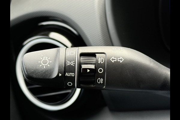Hyundai Kona BWJ 2020 | 1.6 GDI 142PK HEV Premium | TREKHAAK | LEER | CAMERA A | CARPLAY | CLIMA | NAVI | AD CRUISE |