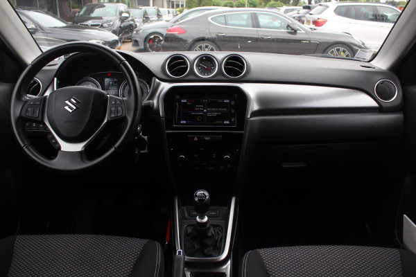 Suzuki Vitara 1.4 Boosterjet Select Smart Hybrid / Camera / Navigatie / 17'' / DAB / Stoelverwarming / Getint glas / Cruise Control