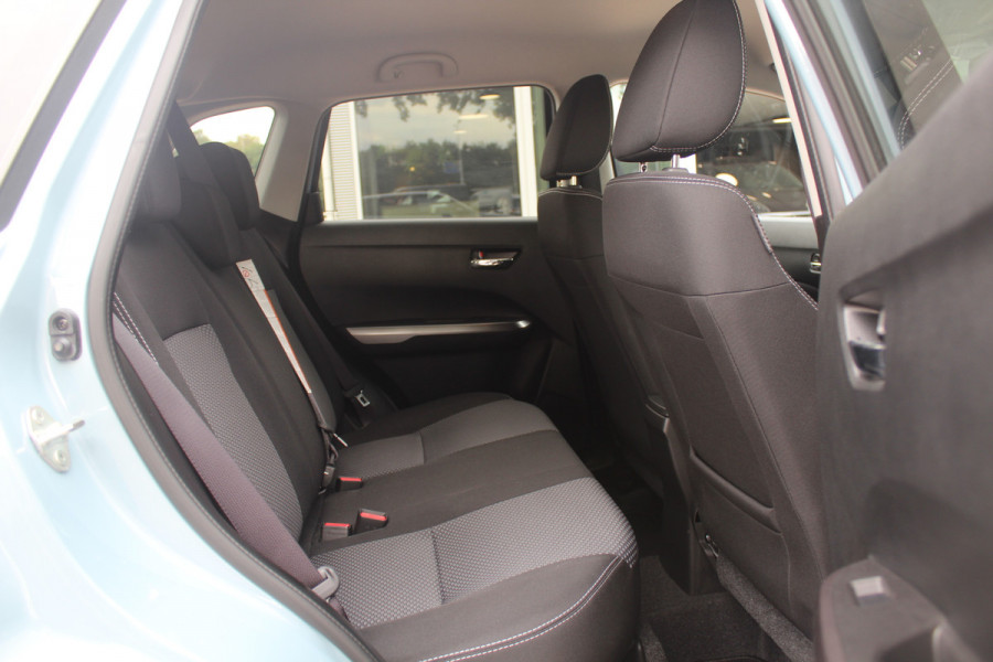 Suzuki Vitara 1.4 Boosterjet Select Smart Hybrid / Camera / Navigatie / 17'' / DAB / Stoelverwarming / Getint glas / Cruise Control