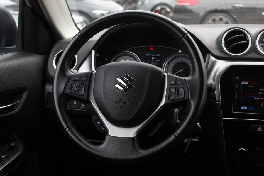 Suzuki Vitara 1.4 Boosterjet Select Smart Hybrid / Camera / Navigatie / 17'' / DAB / Stoelverwarming / Getint glas / Cruise Control