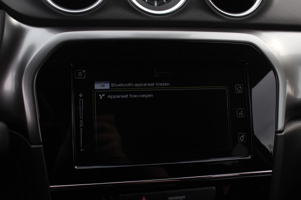 Suzuki Vitara 1.4 Boosterjet Select Smart Hybrid / Camera / Navigatie / 17'' / DAB / Stoelverwarming / Getint glas / Cruise Control